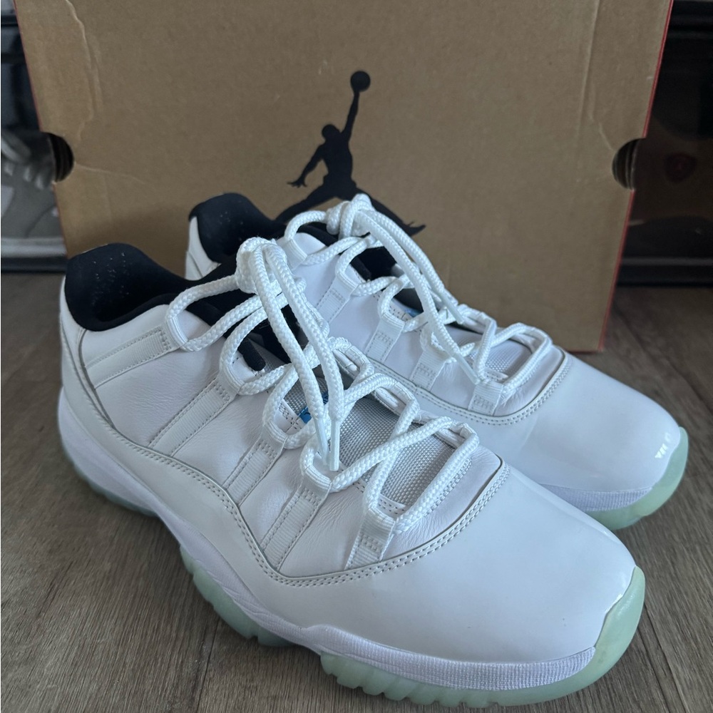 Air Jordan 11 Retro Low - Legend Blue - Sz 11.5
